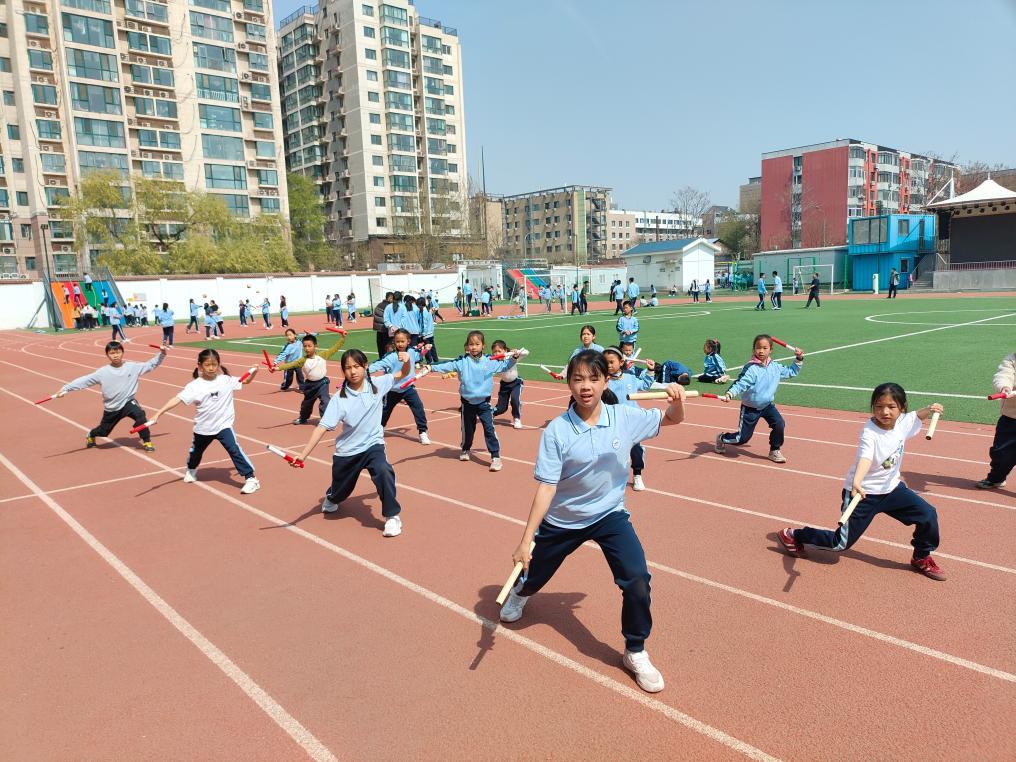 落实健康第一,刘校长做了几件小事 落实健康第一,刘校长做了几件小事