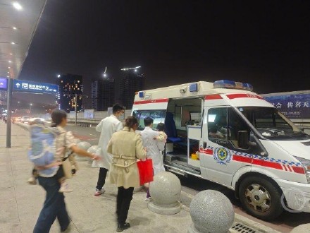 4岁女童眼睛被剪刀戳伤 铁路联动多方开辟紧急救援通道