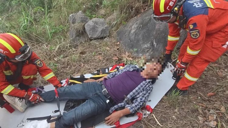 惊险！广西来宾一男子拜“太公”坠崖，消防提示