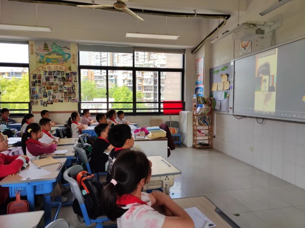 楼下开了家殡葬用品店,杭州一位妈妈:孩子怕到不敢下楼,怎么办? 楼下开了家殡葬用品店,杭州一位妈妈:孩子怕到不敢下楼,怎么办?