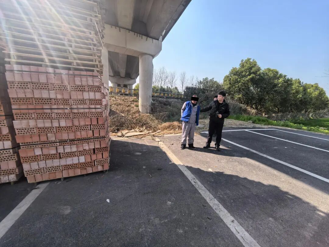 连偷50个木托盘竟是为了……海宁警方：抓！