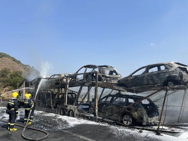 凌晨赶路送货，结果车货两空！司机朋友请注意