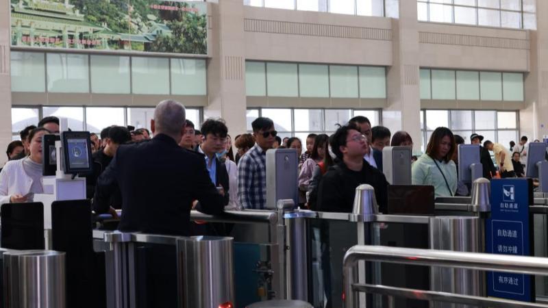 南铁迎来返程客流高峰 加开304趟列车助力旅客出行