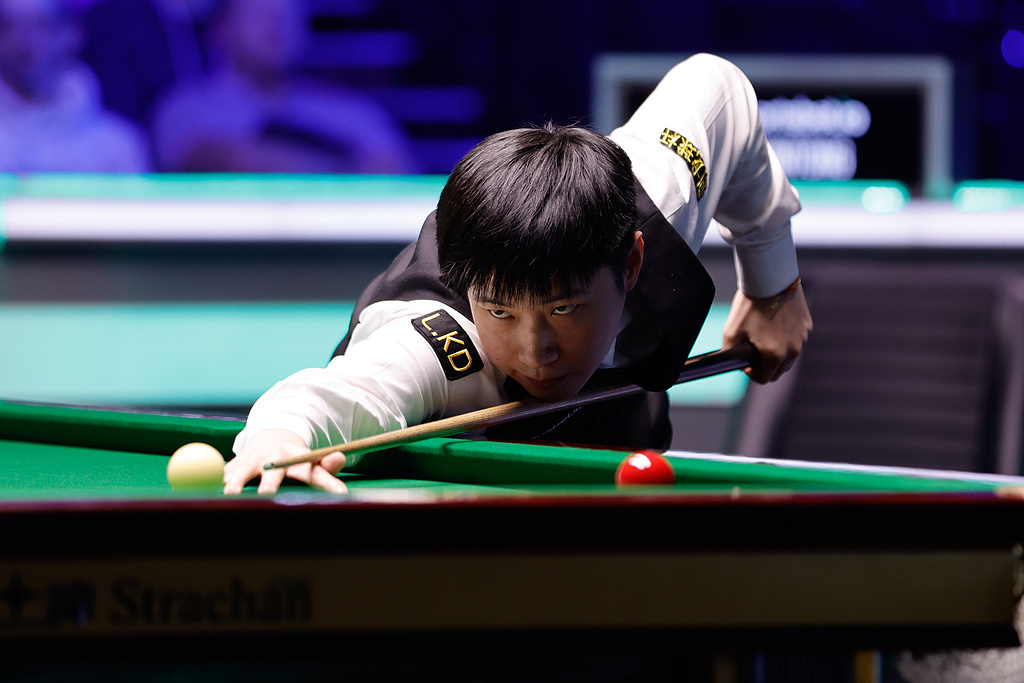 赵心童创“三冠”新纪录，英媒直呼：其统治力“令对手胆寒”