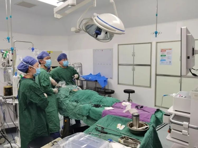 1岁娃反复咳嗽10天,医生:肺都快被肠子“挤没了”! 1岁娃反复咳嗽10天,医生:肺都快被肠子“挤没了”!