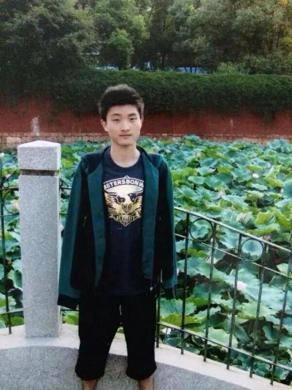 云南无臂少年杨孟衡，从高位截肢到剑桥硕士的逆袭人生