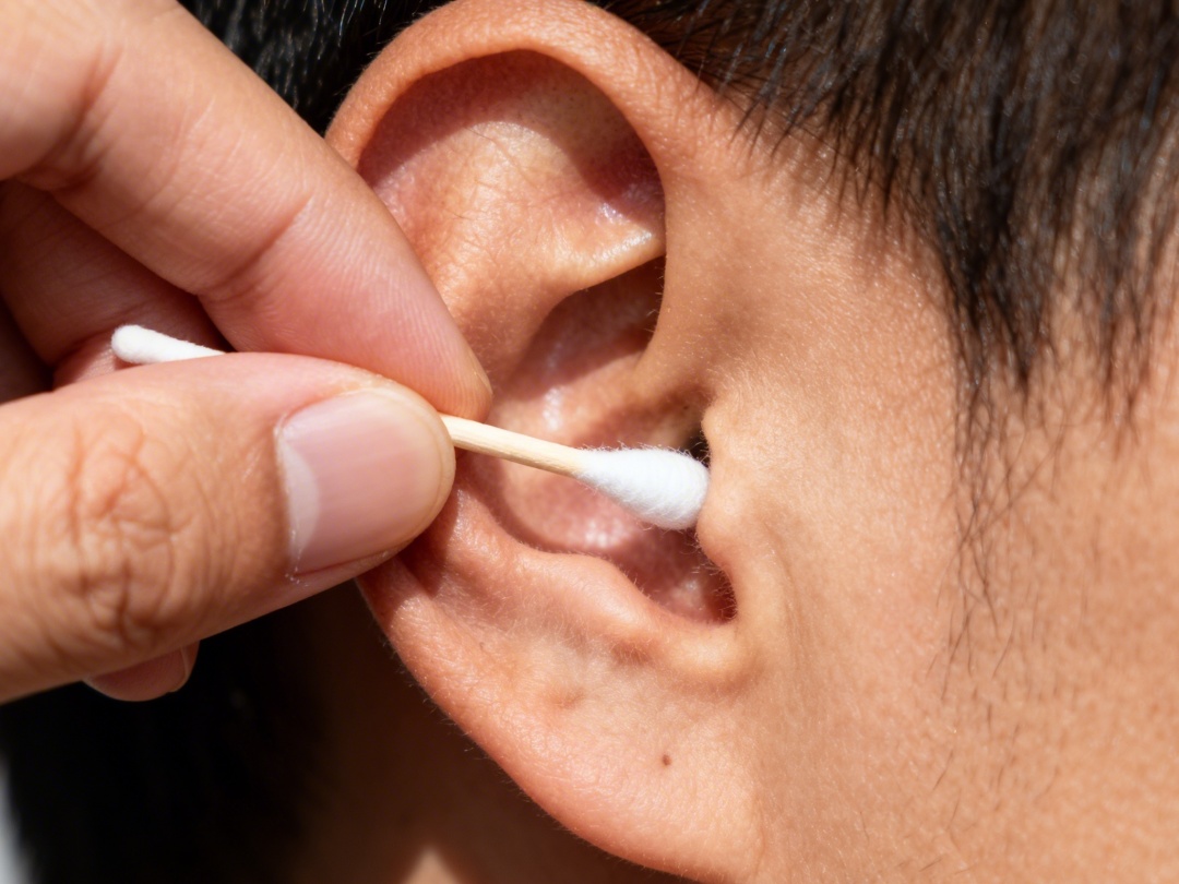 别再乱掏耳朵了!医生最想告诉你的4个真相→ 别再乱掏耳朵了!医生最想告诉你的4个真相→