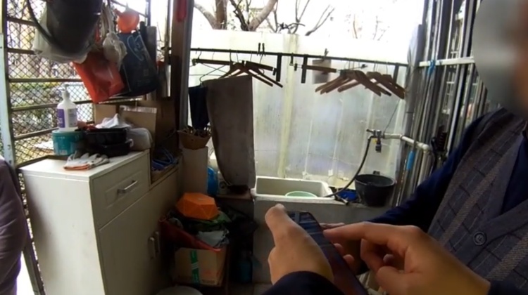 上海爷叔接到“医保账户注销”电话后，银行账户内近2万元存款差点不保……