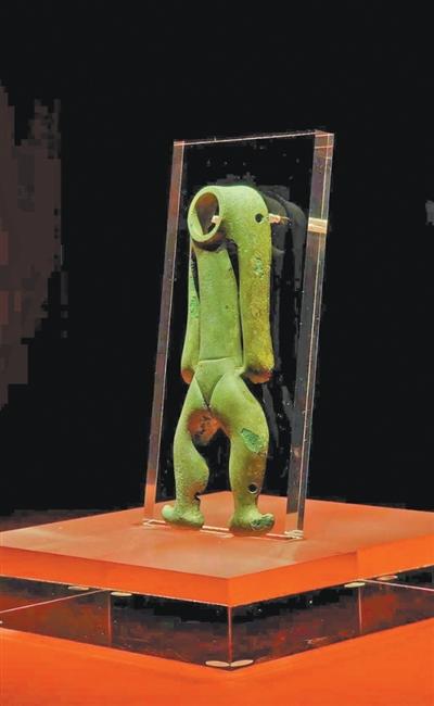 古蜀文物化作“潮品”融入日常（文物里的潮生活）