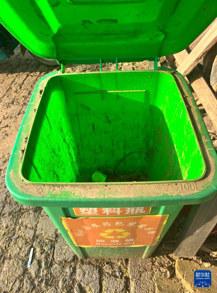 莫让农资废弃物在田间“流浪”