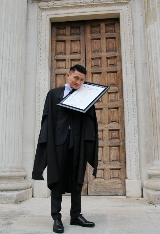 云南无臂少年杨孟衡，从高位截肢到剑桥硕士的逆袭人生