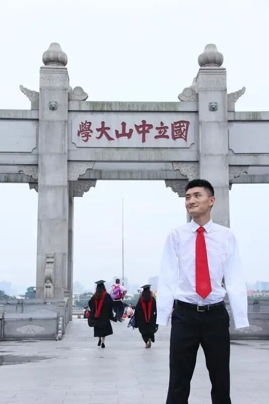 云南无臂少年杨孟衡，从高位截肢到剑桥硕士的逆袭人生