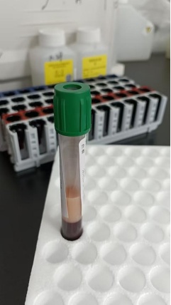 男子抽出“草莓奶油血”！医生紧急提醒