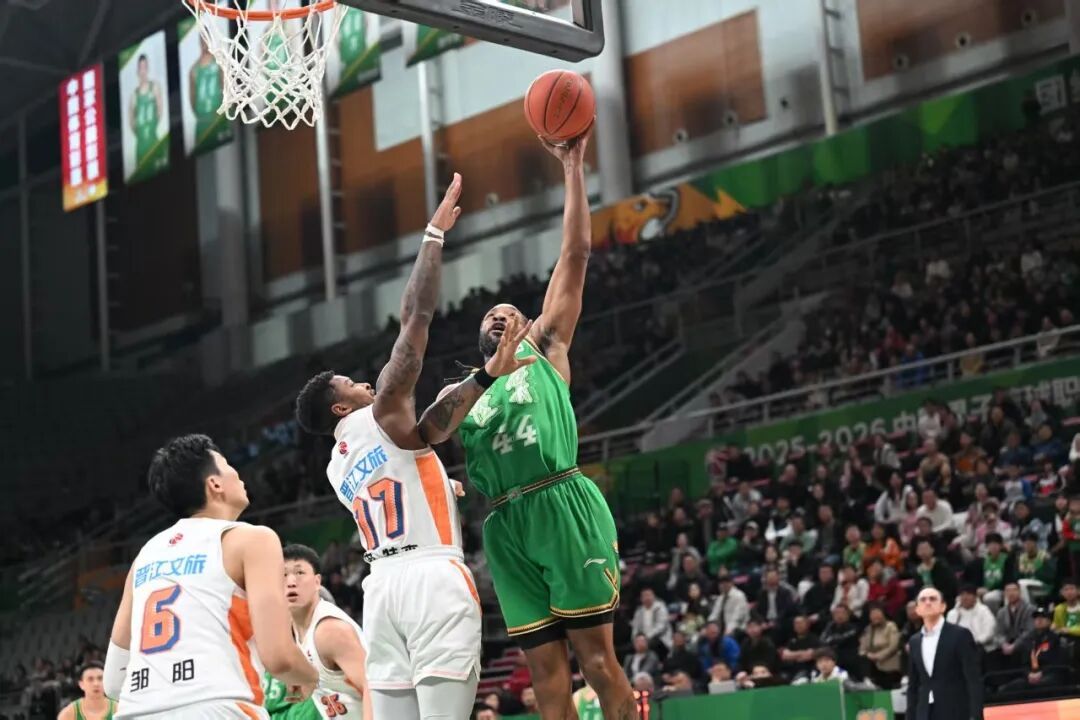 辽篮主场两连胜