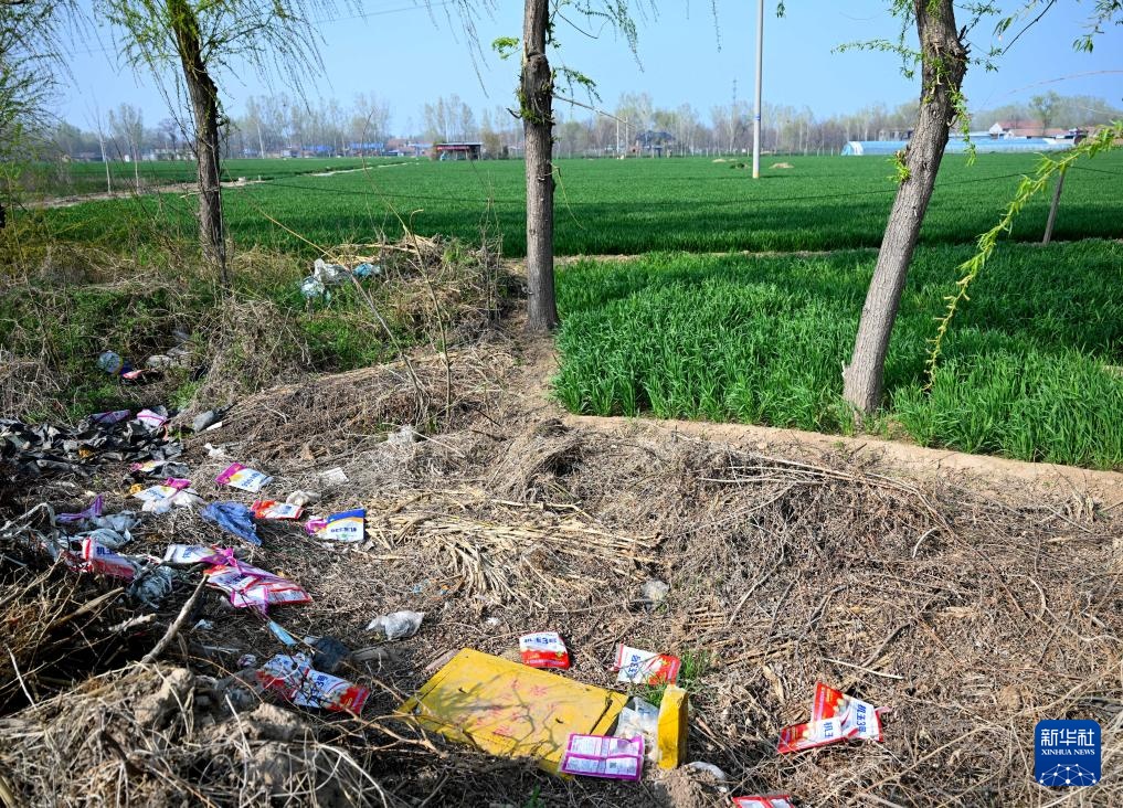 莫让农资废弃物在田间“流浪”