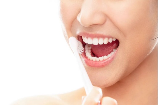 嘴巴疼千万别硬扛，这种“小毛病”拖着不治，可能要命