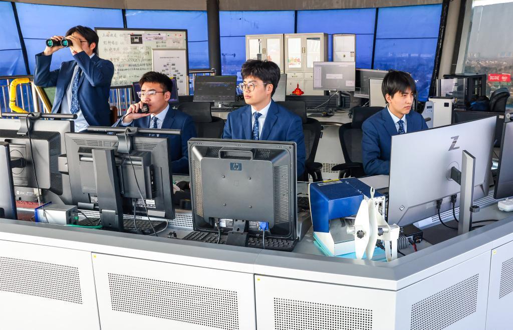 惩治“机闹”犯罪 两高发文守护民航飞行平安 惩治“机闹”犯罪 两高发文守护民航飞行平安