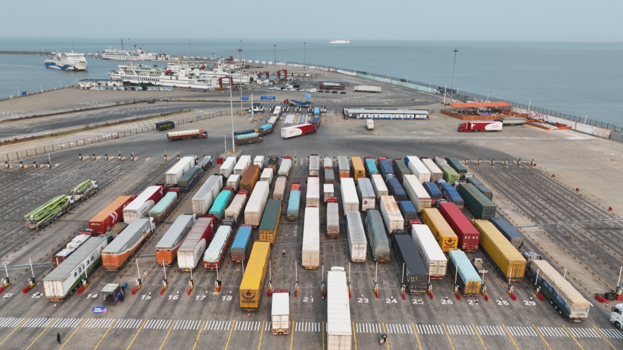 清明假期琼州海峡轮渡发送旅客超26万人次