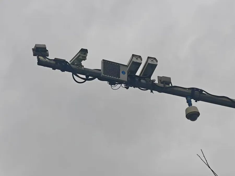 罚!女子骑共享单车上南北高架,上海警方紧急拦停、关闭匝道、逆行开道护送… 罚!女子骑共享单车上南北高架,上海警方紧急拦停、关闭匝道、逆行开道护送…