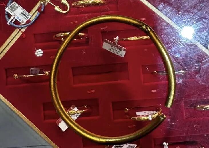 “用火烧没发现异常呀”，台州路桥一金店老板收购金饰看走眼，两次损失7万