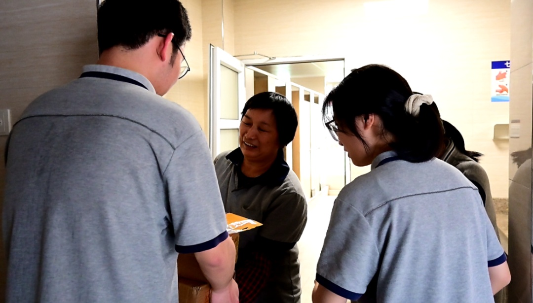 争分夺秒的高三生活里，他们花时间做了件很浪漫的事