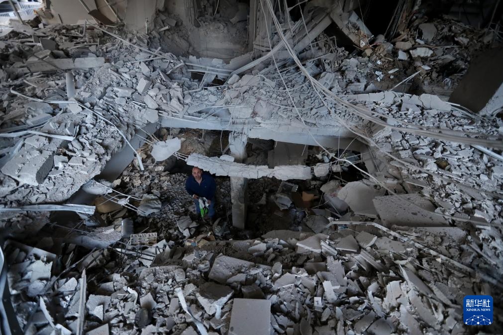 以色列空袭黎巴嫩贝鲁特致汽车和房屋被毁