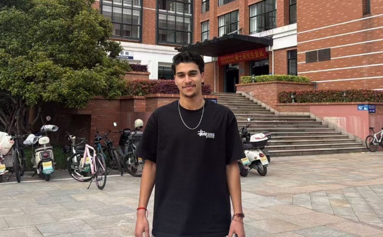 外交部发言人点赞！这位摩洛哥小伙是谁？