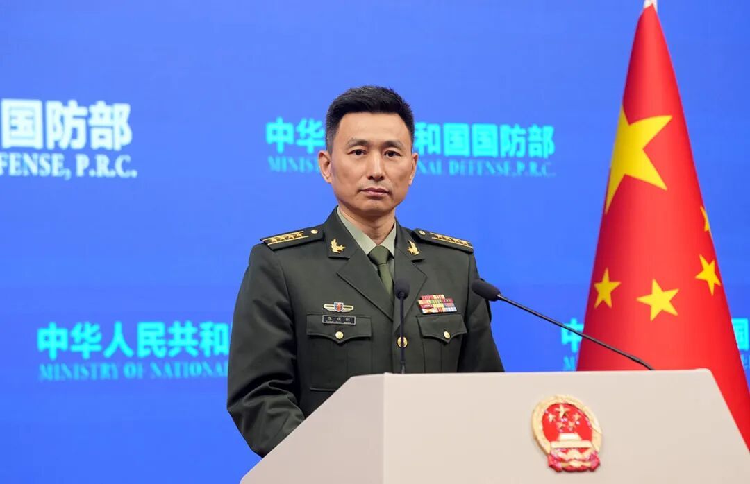 菲律宾称中方近期多次在南海对菲舰船和人员实施“危险操作”,国防部回应 菲律宾称中方近期多次在南海对菲舰船和人员实施“危险操作”,国防部回应