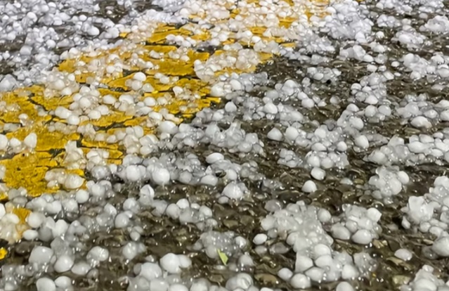 武汉为何突降冰雹? 武汉为何突降冰雹?