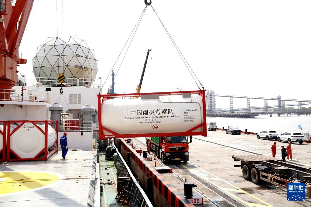 历时160天 第42次南极考察“雪龙”号“凯旋”