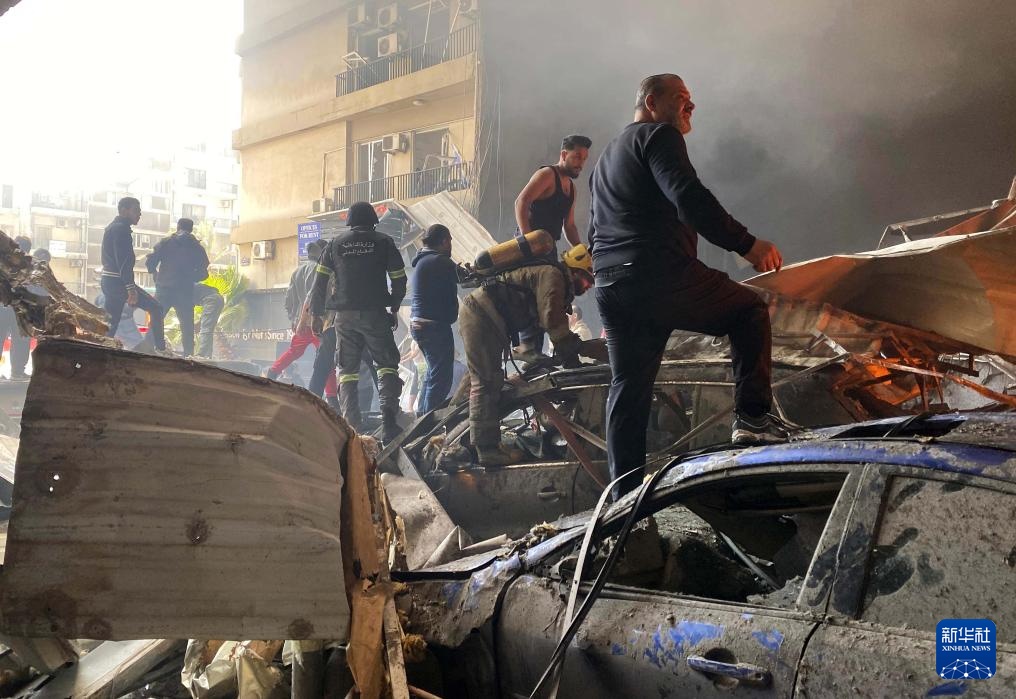 以色列空袭黎巴嫩贝鲁特引发火灾