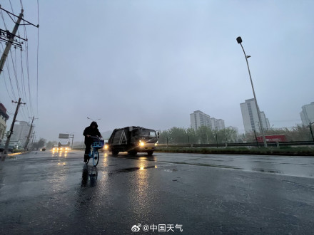 淅沥沥！北京春雨润如酥 降温明显注意添衣