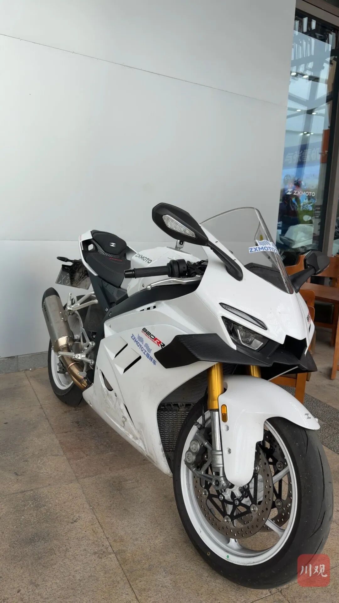 记者实探张雪机车成都门店：订单排到8月，一周来店顾客中三成是“老玩家”