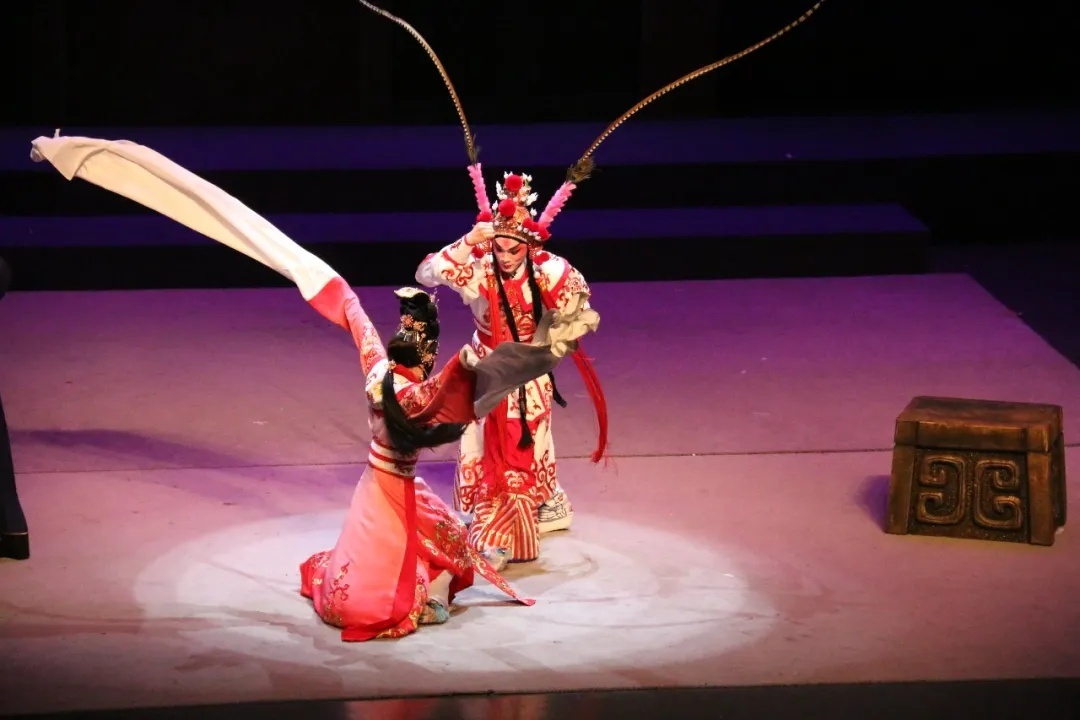 从“讨饭吃”到年演出389场,这个稀有剧种靠什么活下来? 从“讨饭吃”到年演出389场,这个稀有剧种靠什么活下来?