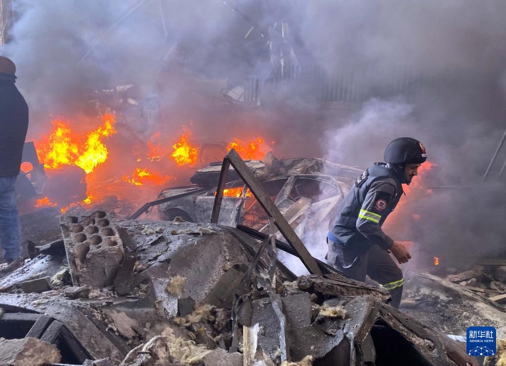 以色列空袭黎巴嫩贝鲁特引发火灾