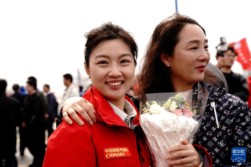 历时160天 第42次南极考察“雪龙”号“凯旋”