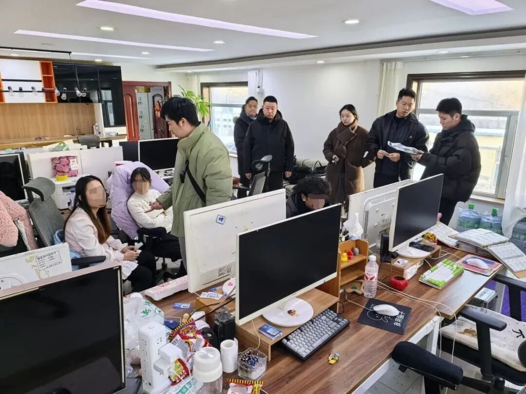 从 “制号” 到 “代练”一条龙？游戏 “账号工厂”竟是这样的......