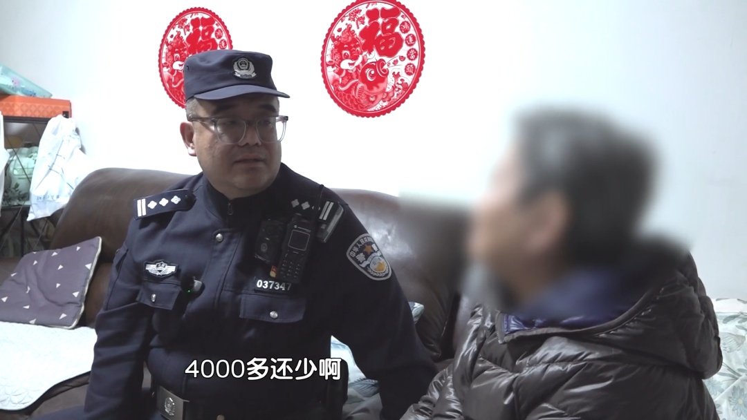 85岁老人“爱”上保健品 女儿求助社区民警