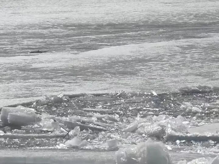 松花江木兰段开江跑冰排 春水润田兆丰年