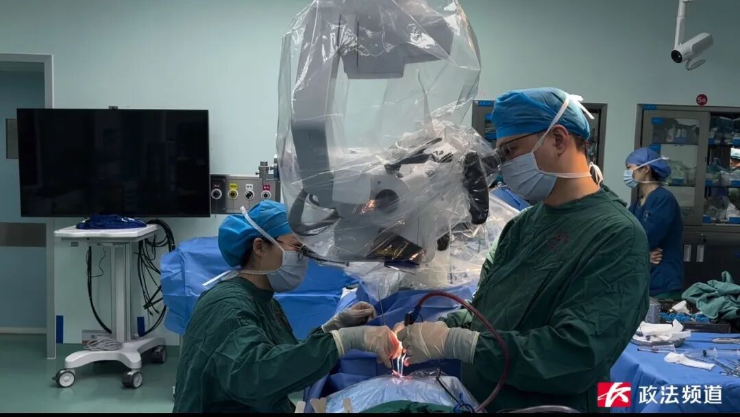 奶奶误扣射钉枪,钢珠射入孙子颅内!医生紧急提醒 奶奶误扣射钉枪,钢珠射入孙子颅内!医生紧急提醒