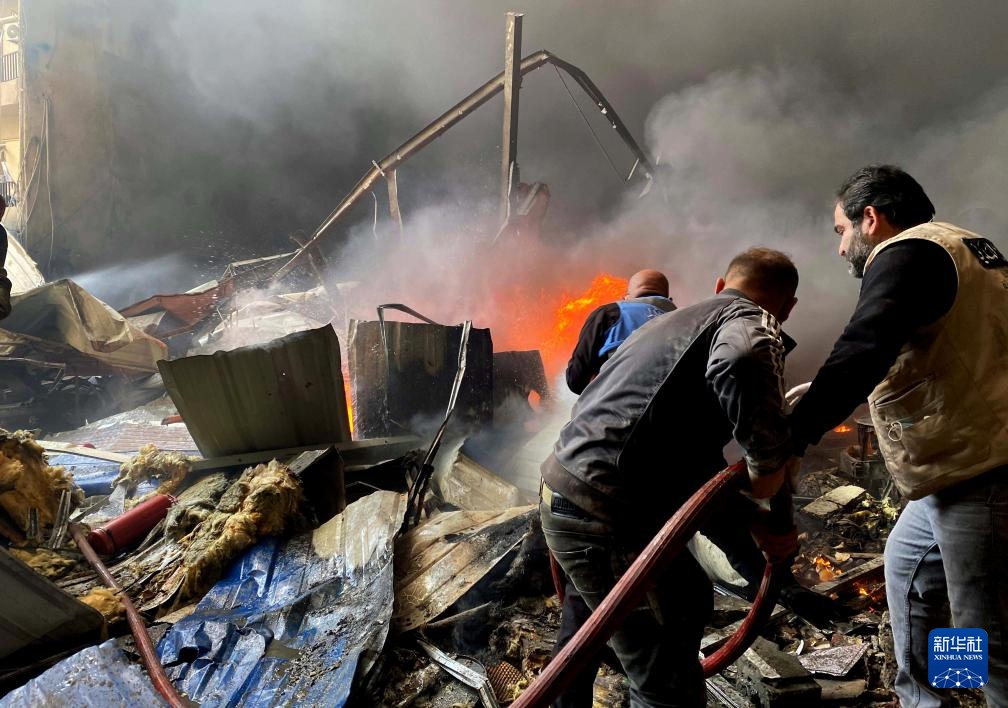 以色列空袭黎巴嫩贝鲁特引发火灾