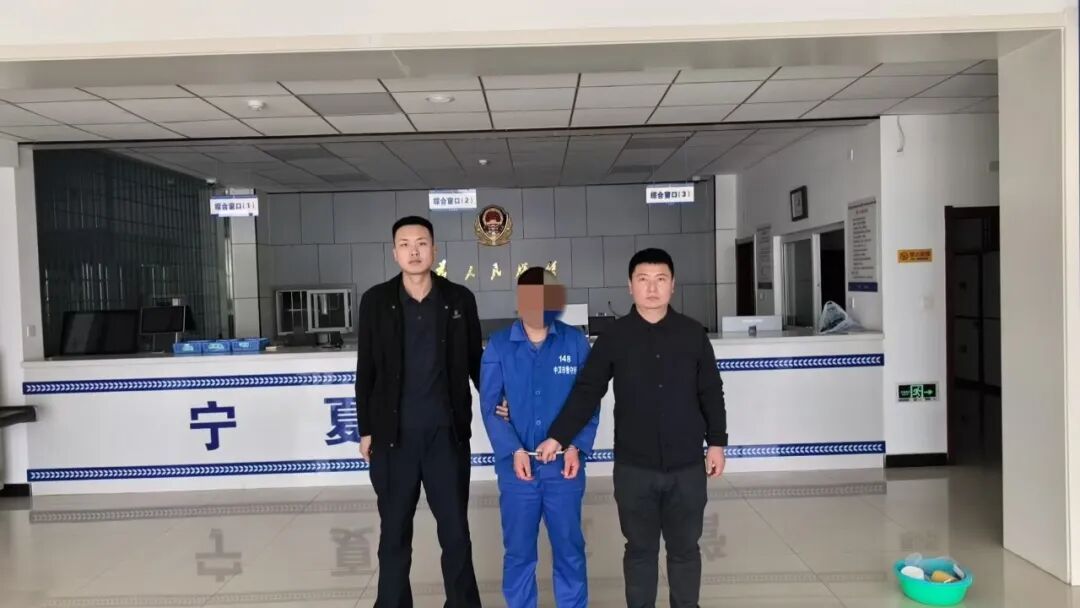 6人暴力抗法被果断拦截,宁夏查处一起非法盗采砂石案! 6人暴力抗法被果断拦截,宁夏查处一起非法盗采砂石案!