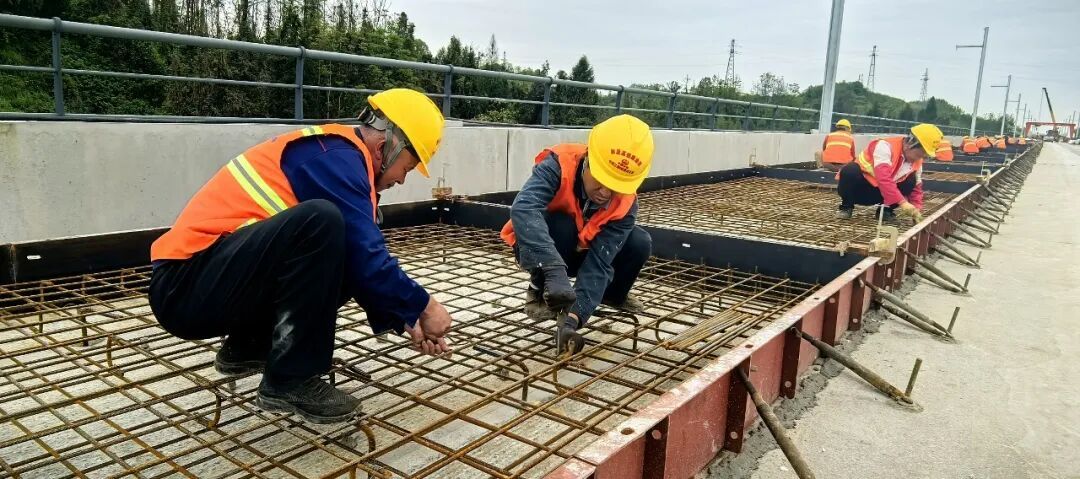 交通丨重庆⇌西安，2.5小时！西渝高铁进展→