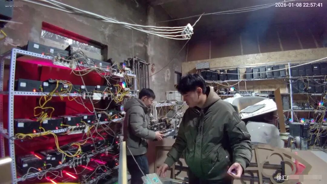 上万条公民信息成 “原料”！上海警方端掉游戏账号 “黑工厂”