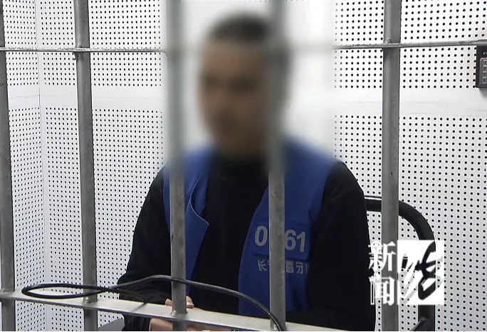 信任的业务员失联后，上海阿婆发现8份保险全被退了！警方：若继续持有价值百万