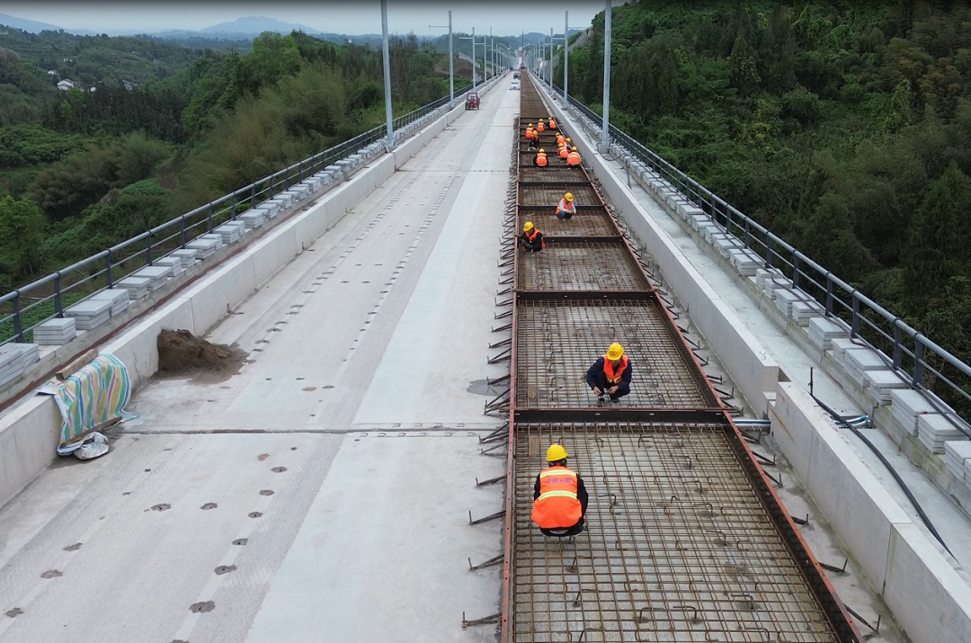 交通丨重庆⇌西安，2.5小时！西渝高铁进展→