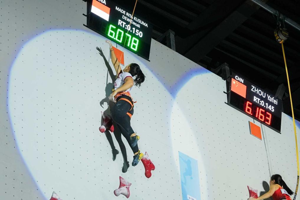 攀岩亚锦赛：速度攀岩女子破亚洲纪录 中国队揽男子金银