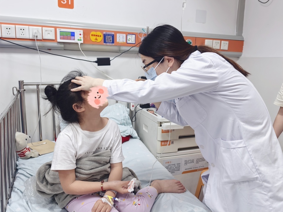 9岁女孩长期鼻塞、睡觉打鼾以为只是鼻炎,一查竟是鼻息肉作祟 9岁女孩长期鼻塞、睡觉打鼾以为只是鼻炎,一查竟是鼻息肉作祟