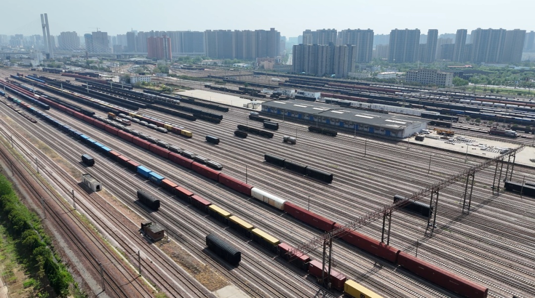 增开列车!涉河南多地→ 增开列车!涉河南多地→