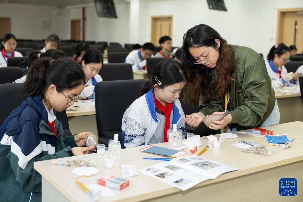 上海博物馆“爱文物 趣探索”进校园系列活动收官 上海博物馆“爱文物 趣探索”进校园系列活动收官